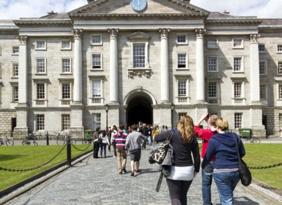 La importancia de obtener un título C1 o C2 en inglés para tus estudios universitarios